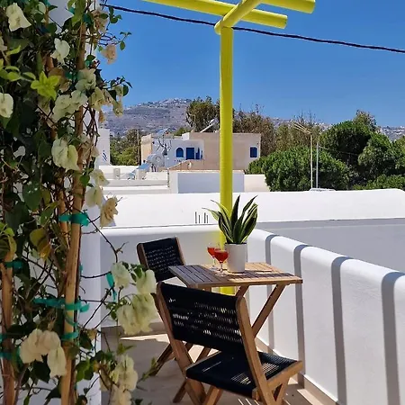 New Earth * Kamari (Santorini)