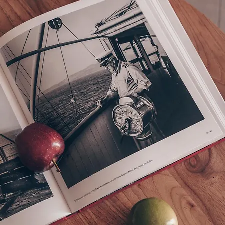 Дом отдыха New Earth Камари