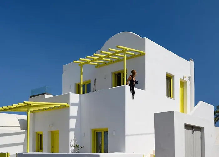 New Earth * Kamari (Santorini)